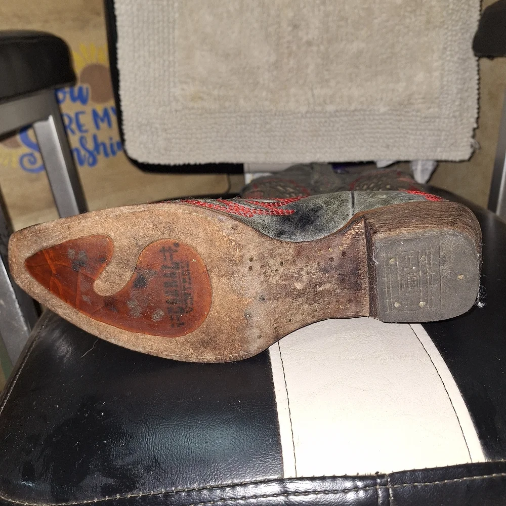 Corral Steel Blue Cowboy Boots with Red and Gray Inlaid Design In A Size 10M. - Picture 15 of 15